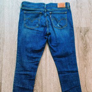 Levis 711 Distressed Skinny